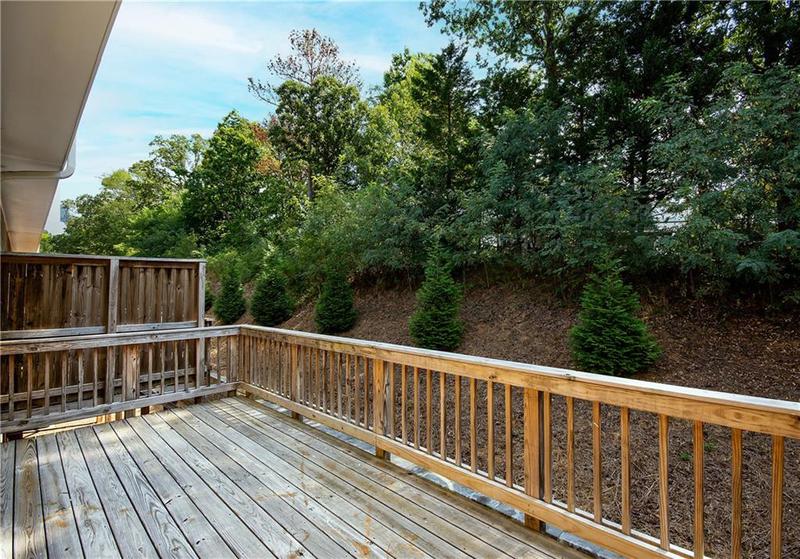 Image for property 2539 Hedgeway Circle, Kennesaw, GA 30144