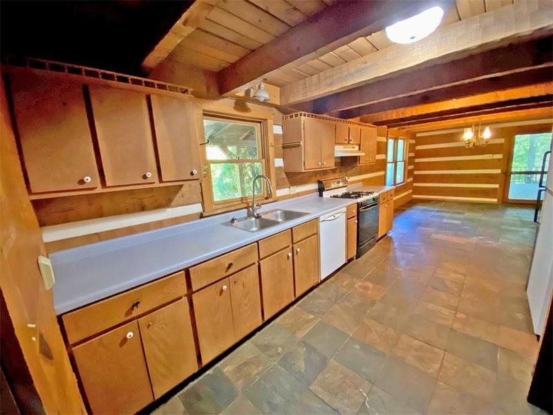 Image for property 802 Pine Knot Drive, Cleveland, GA 30528