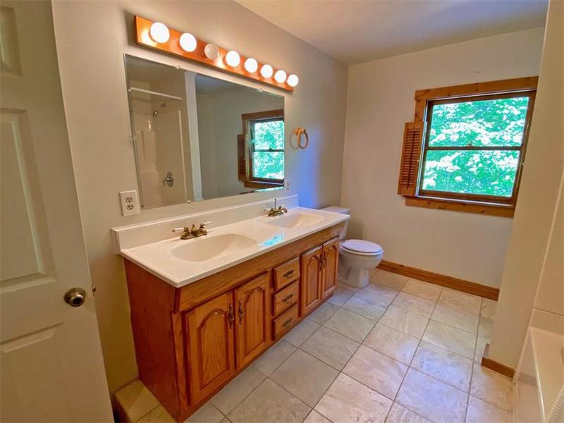 Image for property 802 Pine Knot Drive, Cleveland, GA 30528