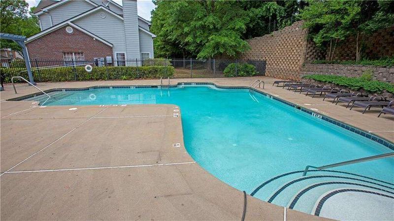 Image for property 2572 Laurel Circle, Atlanta, GA 30311