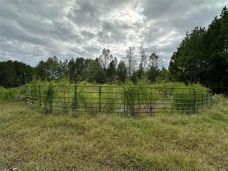 Image for property 40 Powell Road, Adairsville, GA 30103
