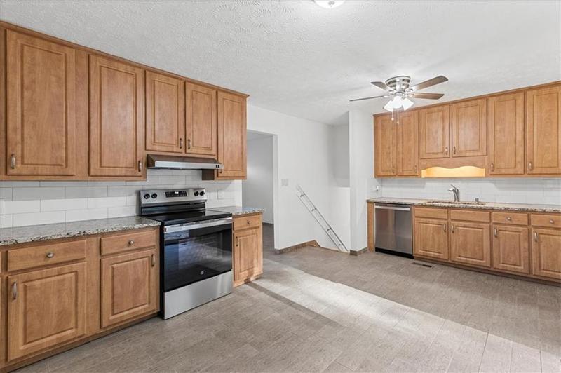 Image for property 6166 Laurel Wood Trail, Flowery Branch, GA 30542