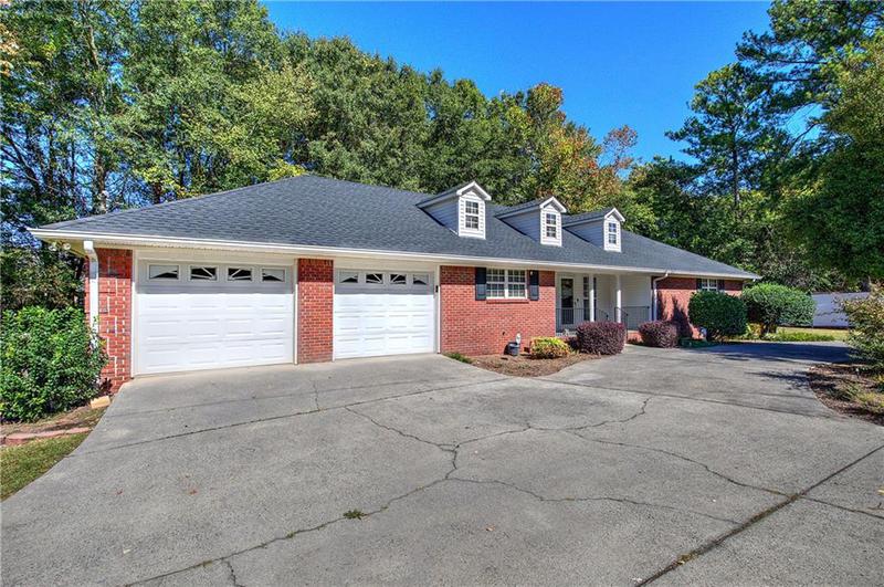 Image for property 9 Greenbriar Avenue, Cartersville, GA 30120