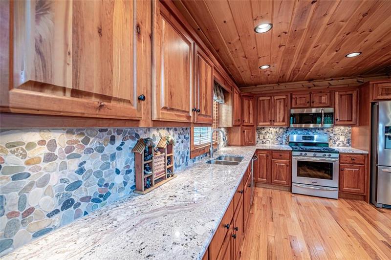 Image for property 56 Kennebec Drive, Mineral Bluff, GA 30559