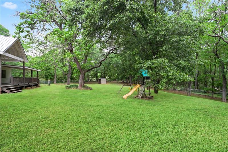 Image for property 1830 Lost Mountain Road, Powder Springs, GA 30127