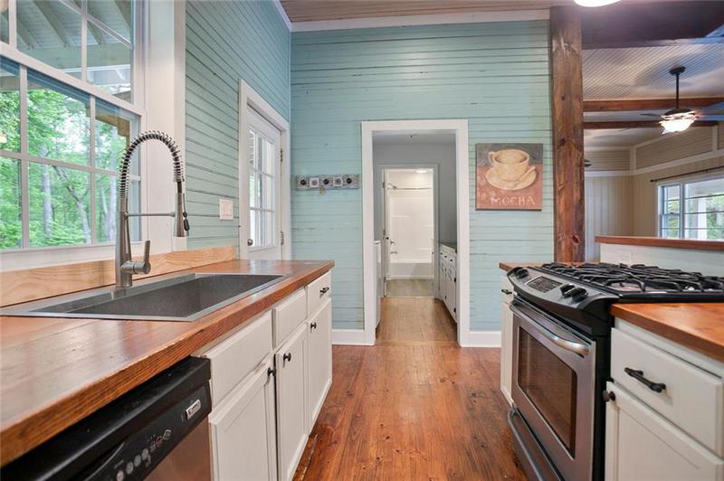 Image for property 1830 Lost Mountain Road, Powder Springs, GA 30127