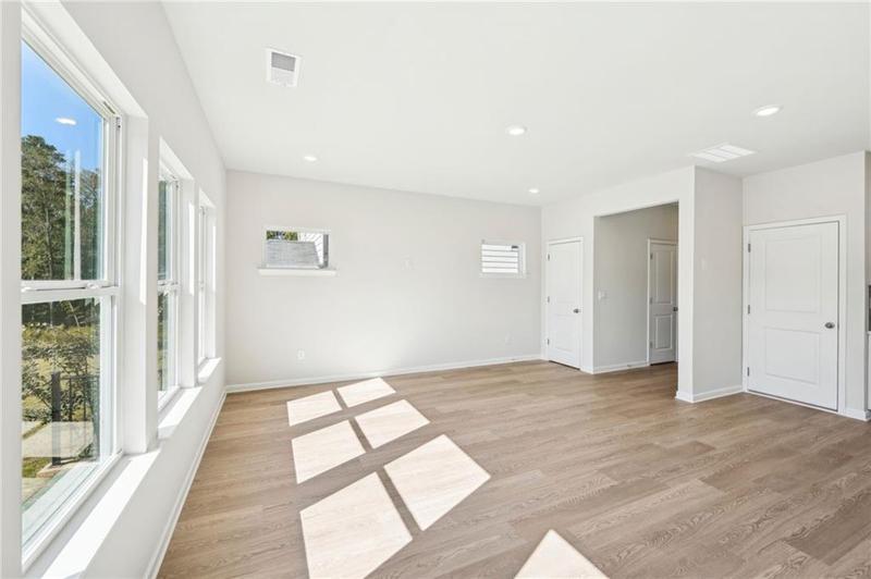 Image for property 2761 Hawthorne Way, College Park, GA 30337