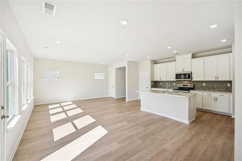 Image for property 2761 Hawthorne Way, College Park, GA 30337