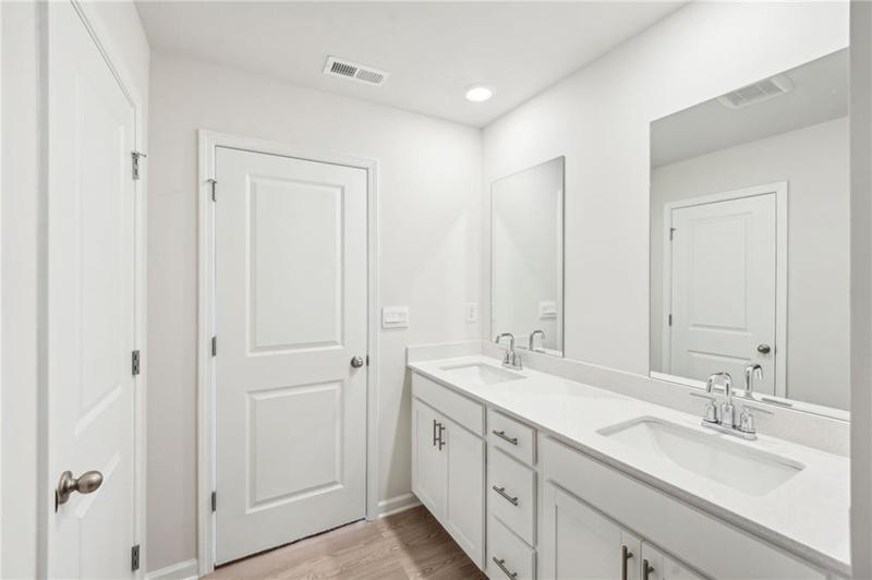 Image for property 2761 Hawthorne Way, College Park, GA 30337