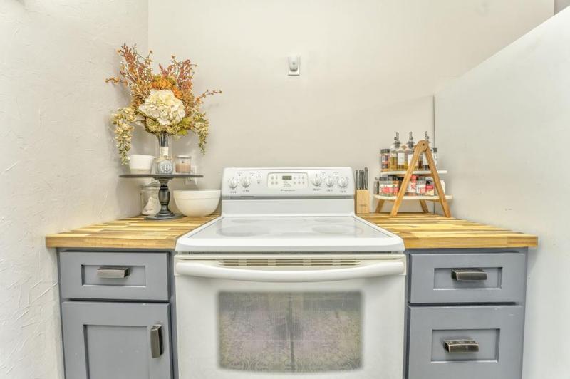 Image for property 111 Sylvan Drive, Calhoun, GA 30701