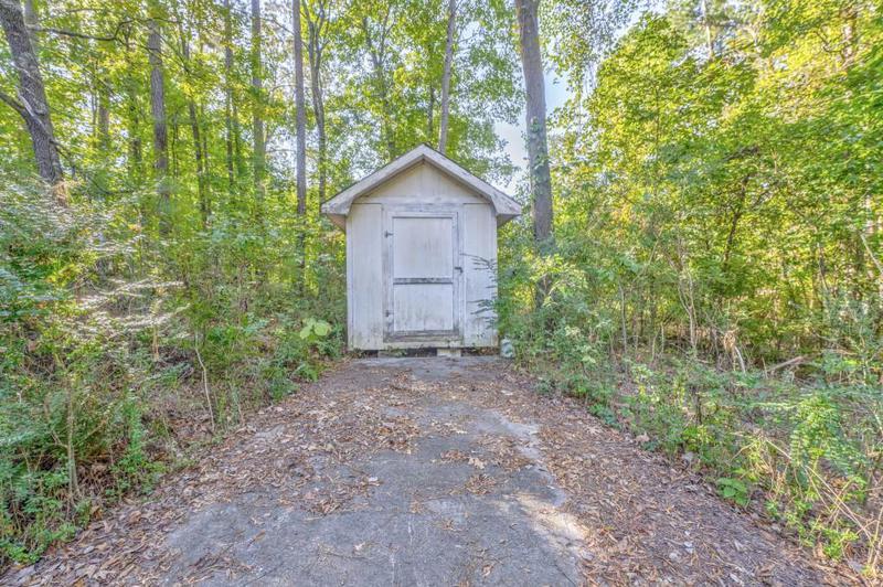 Image for property 111 Sylvan Drive, Calhoun, GA 30701