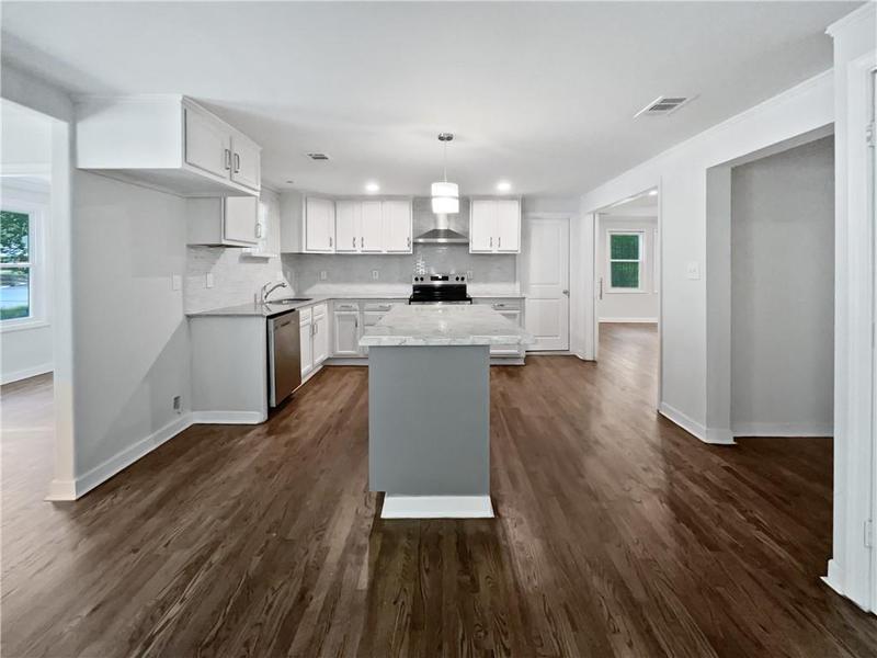 Image for property 2122 Belhaven Lane, Atlanta, GA 30315