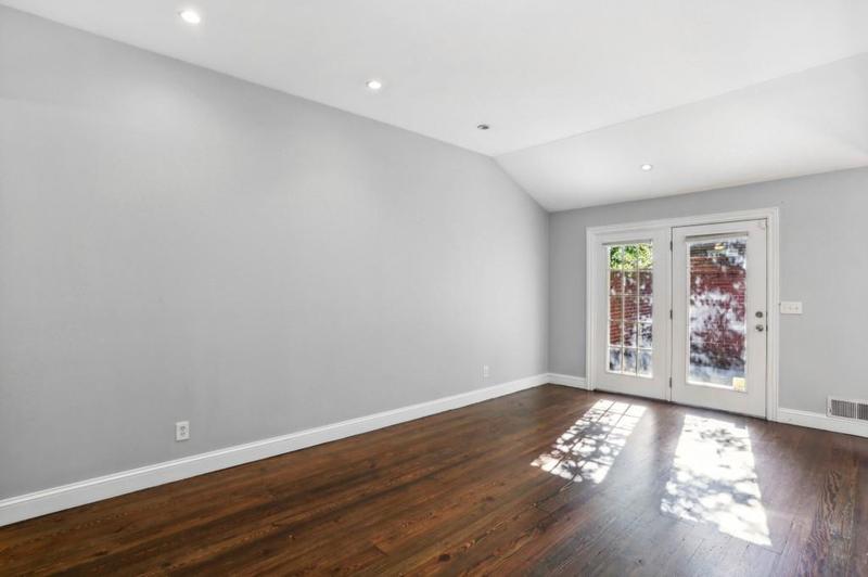 Image for property 5375 Roswell C4, Atlanta, GA 30342