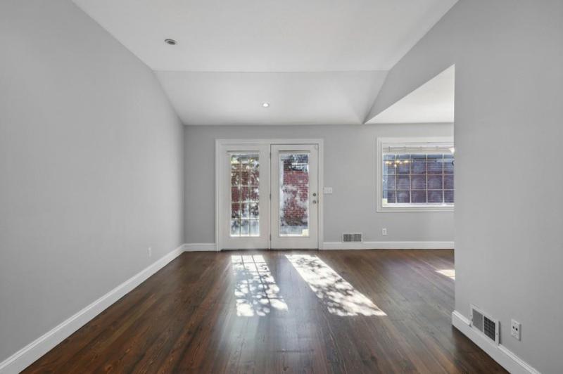 Image for property 5375 Roswell C4, Atlanta, GA 30342