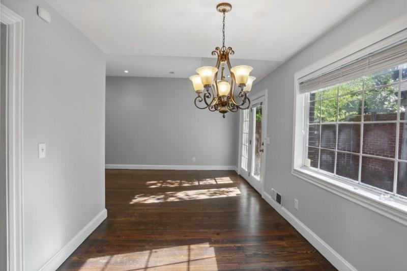 Image for property 5375 Roswell C4, Atlanta, GA 30342