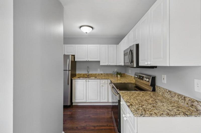 Image for property 5375 Roswell C4, Atlanta, GA 30342