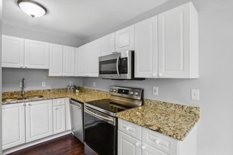 Image for property 5375 Roswell C4, Atlanta, GA 30342