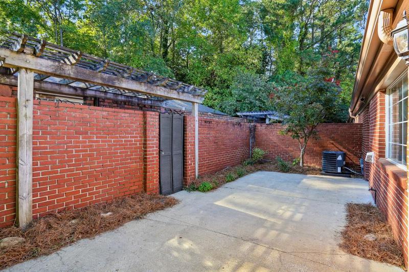 Image for property 5375 Roswell C4, Atlanta, GA 30342