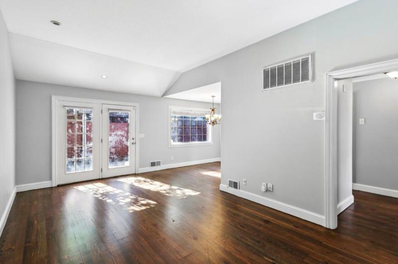 Image for property 5375 Roswell C4, Atlanta, GA 30342