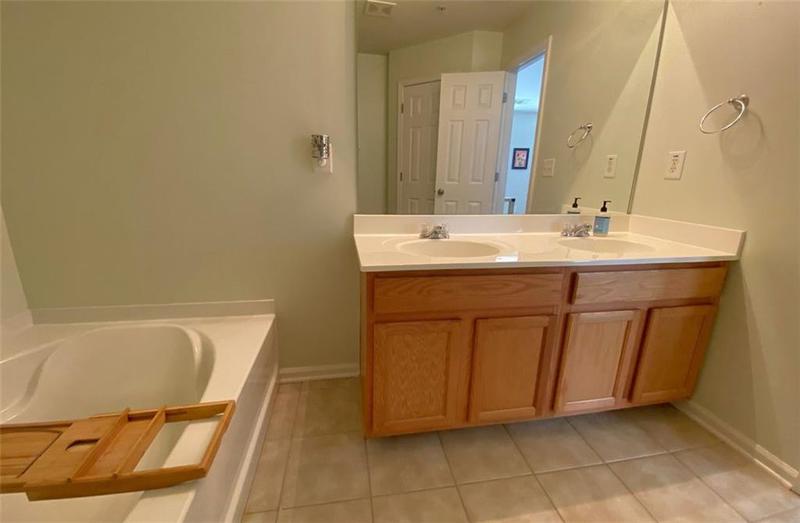 Image for property 6148 INDIAN WOOD Circle, Mableton, GA 30126