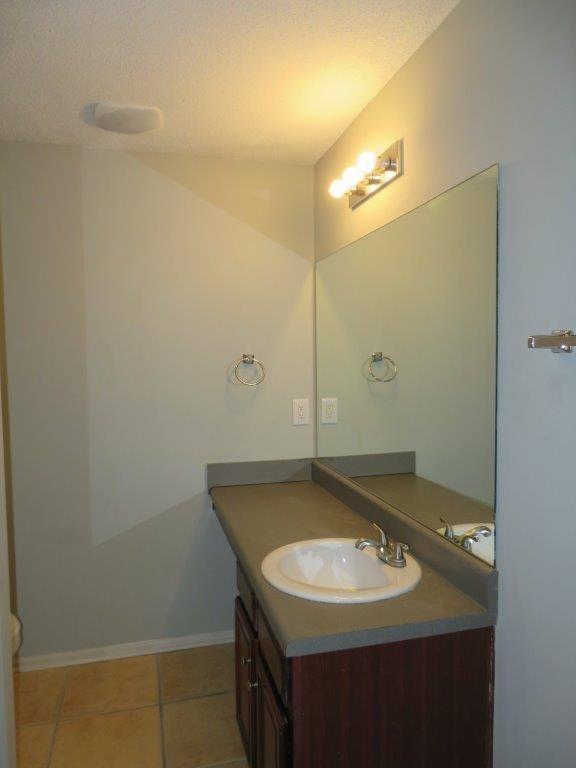 Image for property 6511 Grey Fox Way, Riverdale, GA 30296