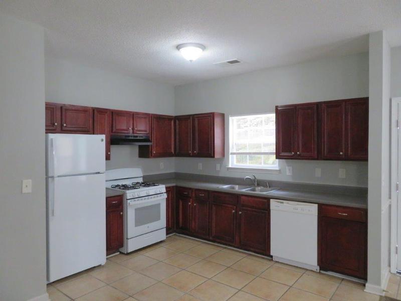 Image for property 6511 Grey Fox Way, Riverdale, GA 30296