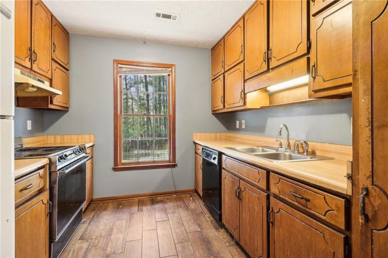 Image for property 8673 Collins Drive, Jonesboro, GA 30236