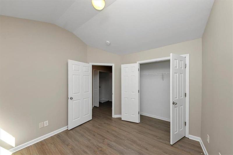 Image for property 3944 PRINCETON LAKES Way, Atlanta, GA 30331