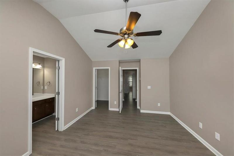 Image for property 3944 PRINCETON LAKES Way, Atlanta, GA 30331