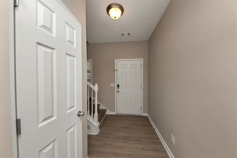 Image for property 3944 PRINCETON LAKES Way, Atlanta, GA 30331