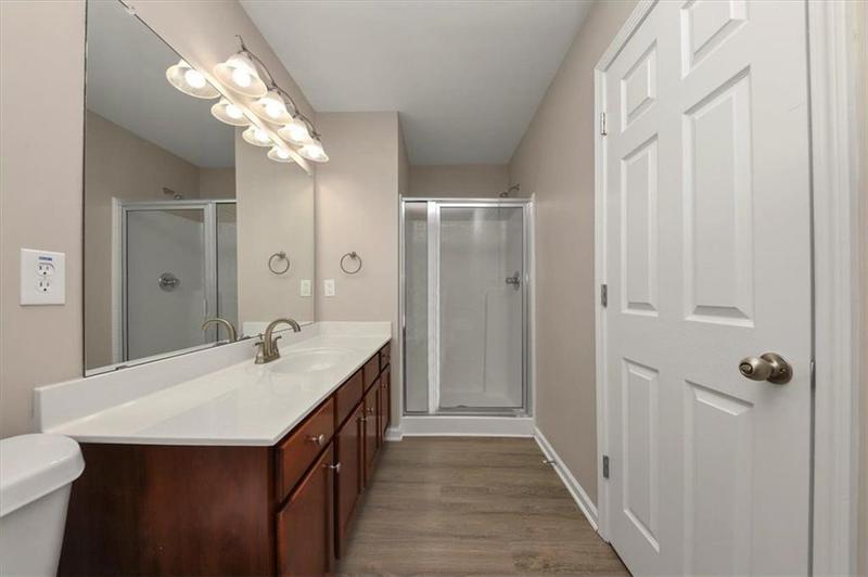 Image for property 3944 PRINCETON LAKES Way, Atlanta, GA 30331
