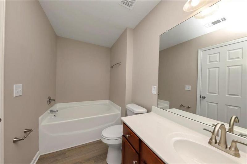 Image for property 3944 PRINCETON LAKES Way, Atlanta, GA 30331