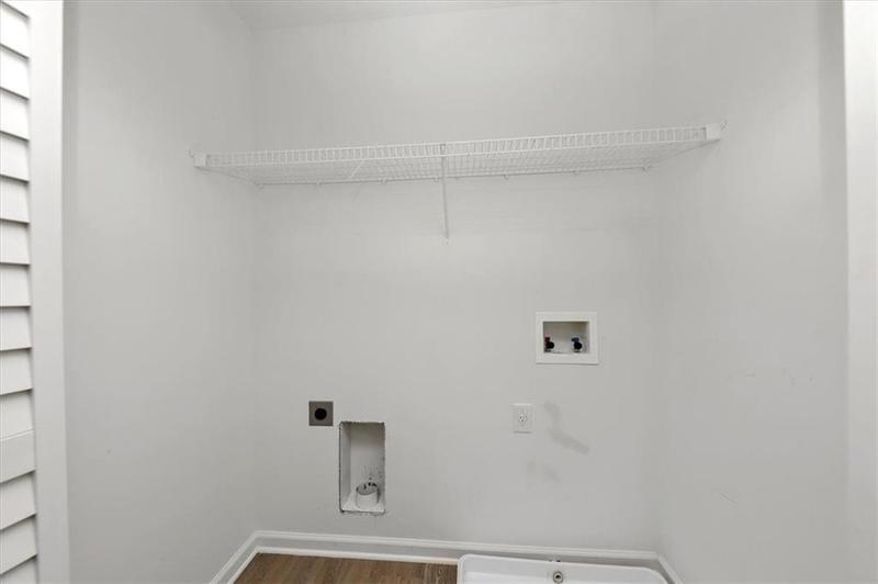 Image for property 3944 PRINCETON LAKES Way, Atlanta, GA 30331