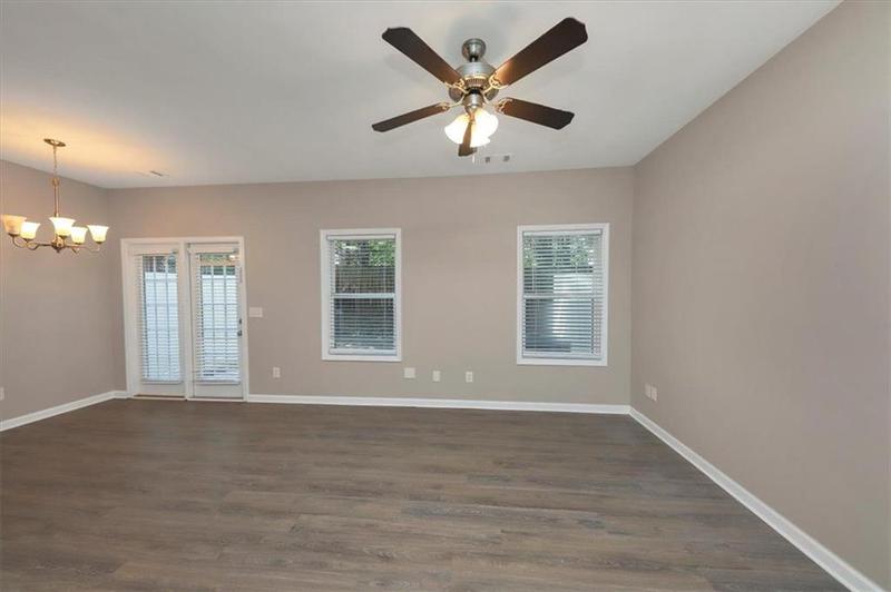 Image for property 3944 PRINCETON LAKES Way, Atlanta, GA 30331