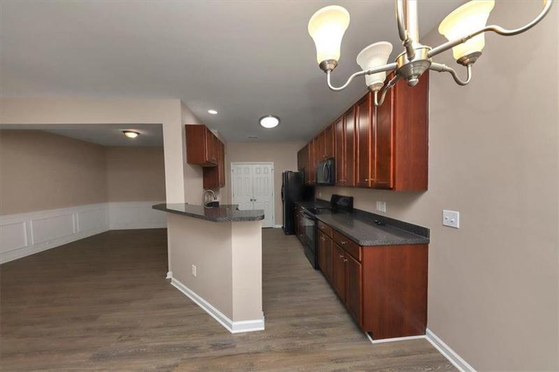Image for property 3944 PRINCETON LAKES Way, Atlanta, GA 30331