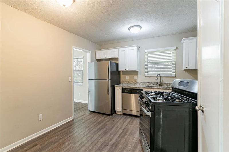 Image for property 633 Larchmont Circle, Atlanta, GA 30318