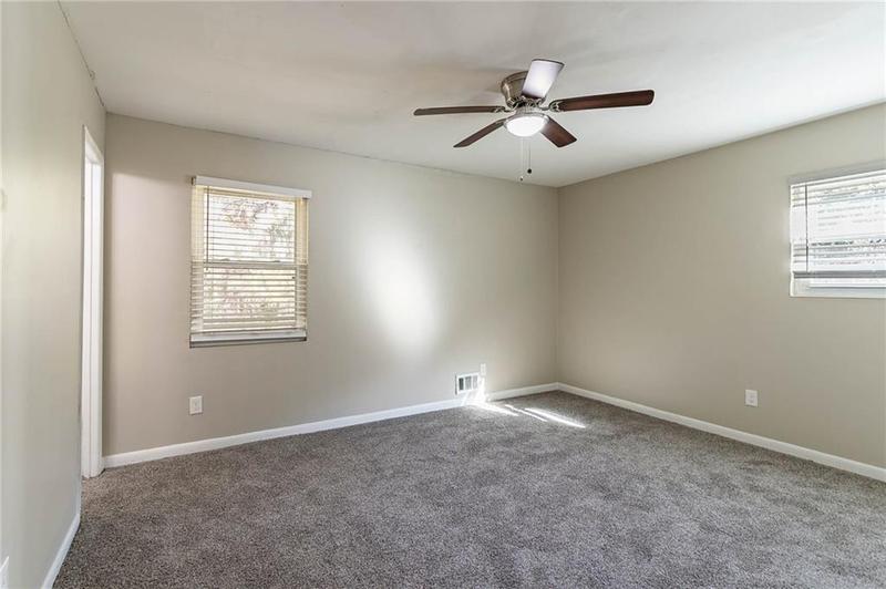 Image for property 633 Larchmont Circle, Atlanta, GA 30318