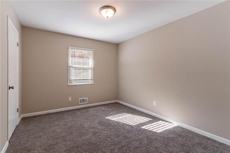 Image for property 633 Larchmont Circle, Atlanta, GA 30318