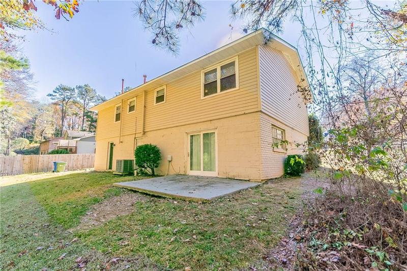 Image for property 633 Larchmont Circle, Atlanta, GA 30318