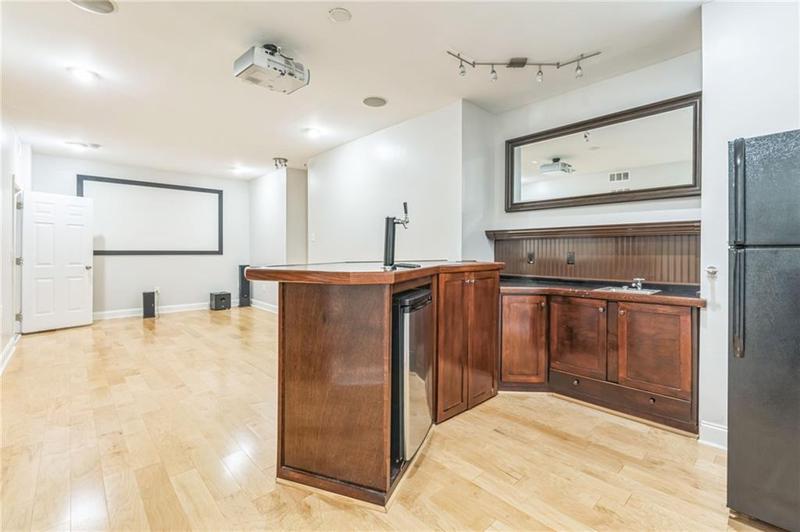 Image for property 242 16th Street 14, Atlanta, GA 30363