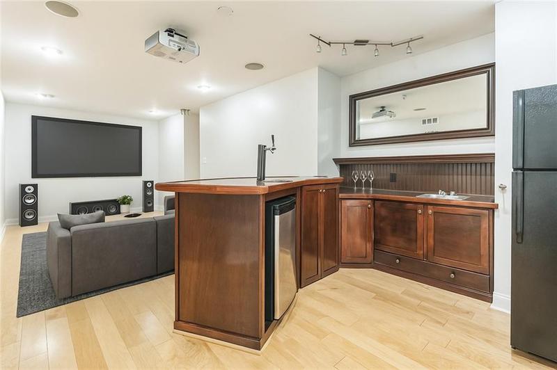 Image for property 242 16th Street 14, Atlanta, GA 30363