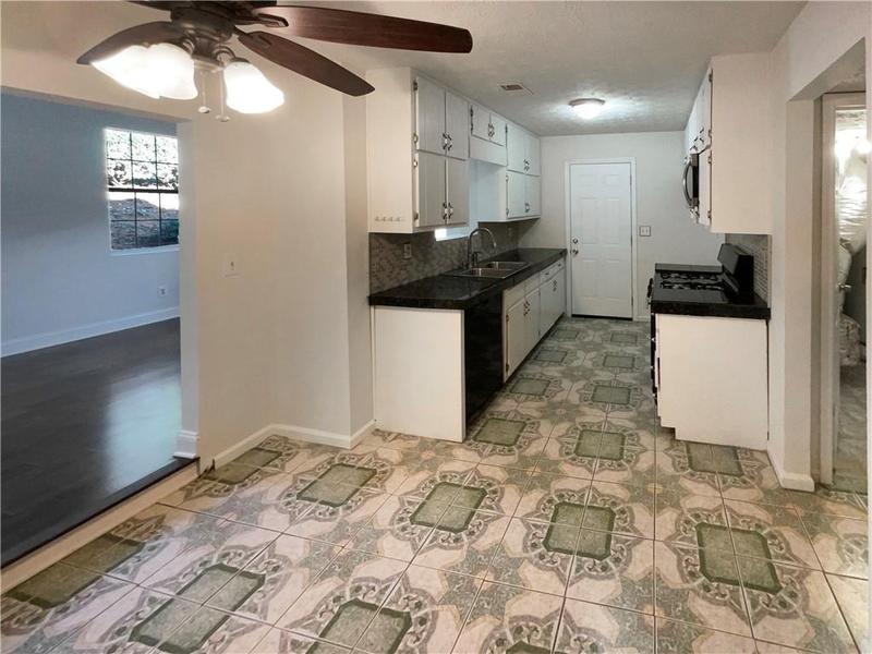 Image for property 140 Splitwood Lane, Fairburn, GA 30213