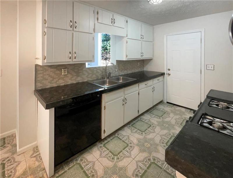 Image for property 140 Splitwood Lane, Fairburn, GA 30213