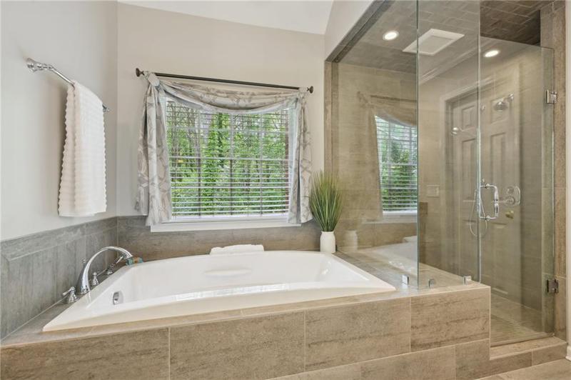 Image for property 10660 Dunoon Drive, Alpharetta, GA 30022