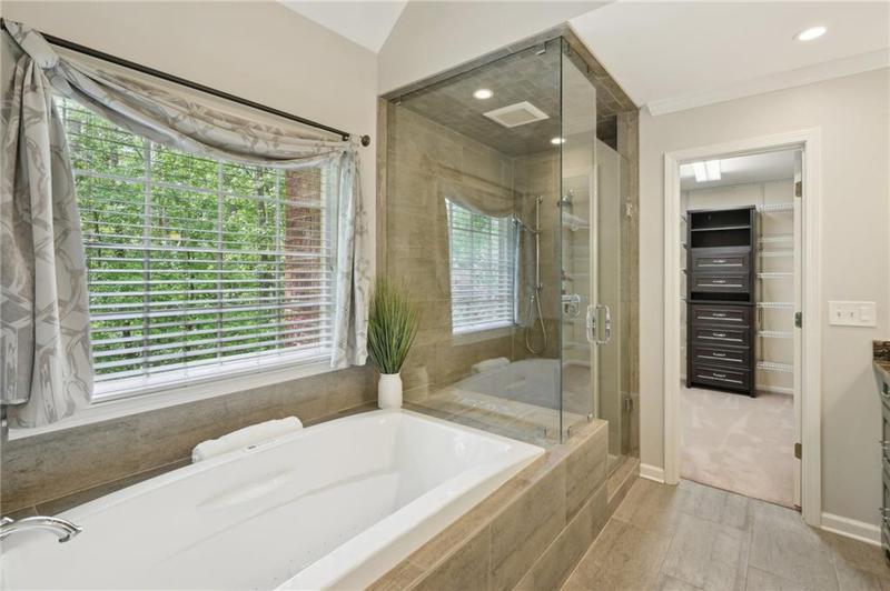 Image for property 10660 Dunoon Drive, Alpharetta, GA 30022