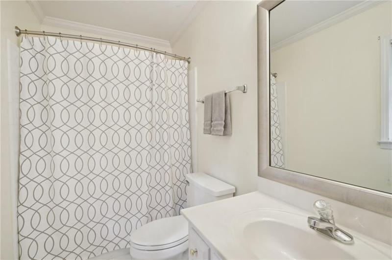 Image for property 10660 Dunoon Drive, Alpharetta, GA 30022