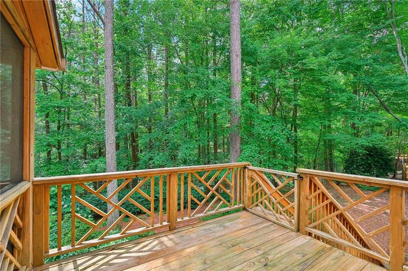 Image for property 10660 Dunoon Drive, Alpharetta, GA 30022