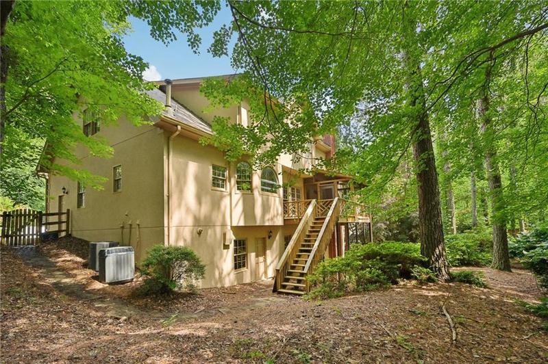 Image for property 10660 Dunoon Drive, Alpharetta, GA 30022