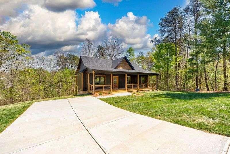 Image for property 167 Meadow View Ct, Ellijay, GA 30536