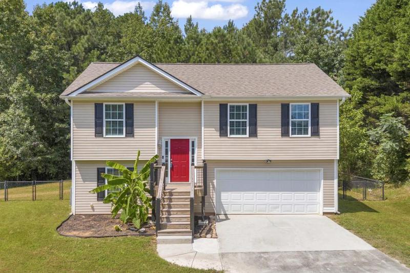 Image for property 1628 Brook Lane, Monroe, GA 30655